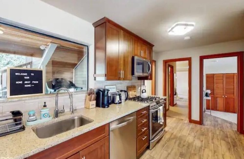 Los Gatos House | Modern mountain home with scenic viewsnn