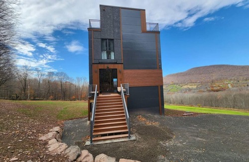 Roxbury House | Modern Mountain House Catskills
