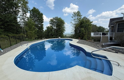 Horseheads House | Modern Mountain Retreat With Pool