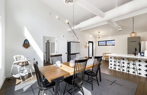 Old Fort House | Modern Mountain Retreat, Firepit, Grill and Fireplace