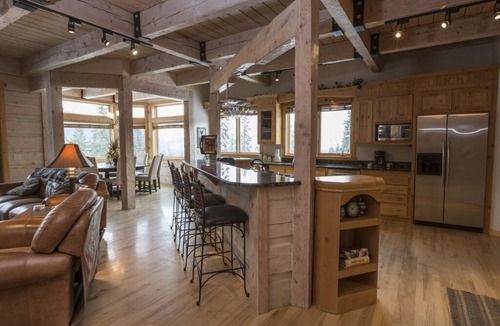 Whitefish House | Modern Mountain Ski-In/Ski-Out Townhome