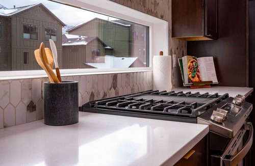 Mountain Green House | Modern Mountain Escape R5054|Snowbasin Ski Getaway
