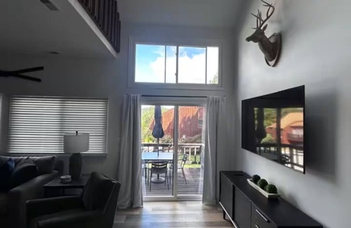 Vernon Condo | Modern Mountain Getaway – Family-Friendly Comfort Just an Hour from NYC!