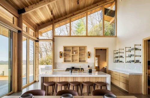 Natures Courtyard Ski Chalet | Modern Mountain-View Luxe Glass Frame Cabin