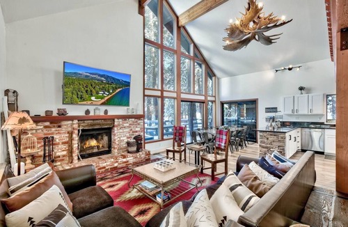 Kingswood Estates Cabin | Modern Mtn Cabin | Lake, Trails, Dining |Sleeps 12
