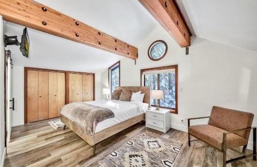 Kingswood Estates House | Modern Mtn Cabin Lake, Trails, Dining Sleeps 12