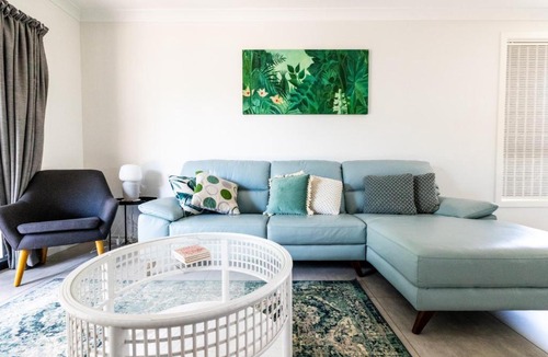 Central Mudgee House | Modern Mudgee Getaway with Entertaining Patio