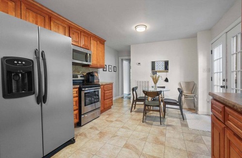 Glencliff House | Modern Musical 3329-Pet Friendly-Sleeps 7