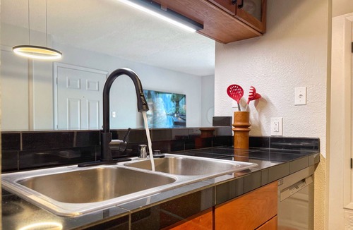 Santa Fe Condo | Modern Nambé Condo: Pool, Gym & Gated, Minutes to Downtown SF