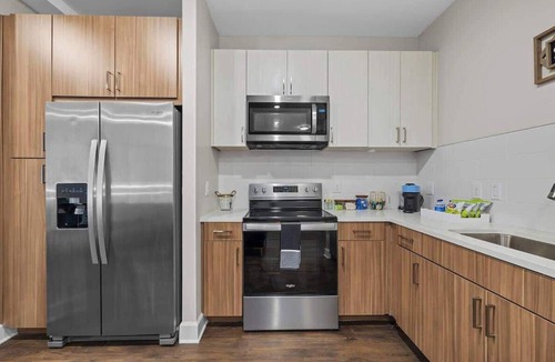Eighth Avenue Apartment | Modern Nashville 1BR, Walk to Gulch and Broadway