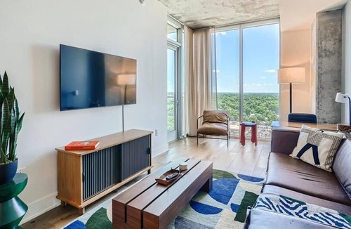 Rainey Street Historic District Apartment | Modern Natiivo | 1BR with Amenities in Austin