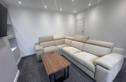 Fence House | Modern Nest