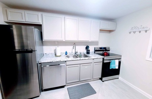 Syracuse Apartment | Modern NEW Designer 2 BR Unit - Near University/Hospitalsn