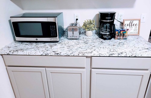 Syracuse Apartment | Modern NEW Designer 2 BR Unit - Near University/Hospitalsn