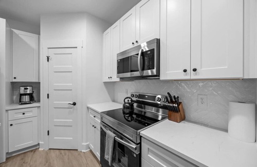 Haw River House | Modern New Duplex in Prime Location