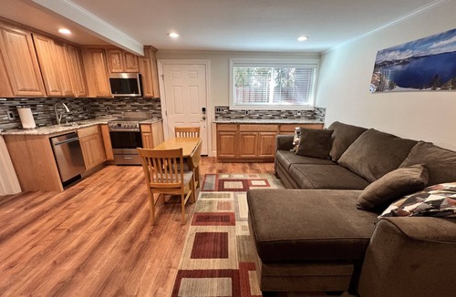 Altamont Apartment | Modern New Studio with All Amenities!