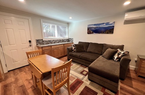 Altamont Apartment | Modern New Studio with All Amenities!