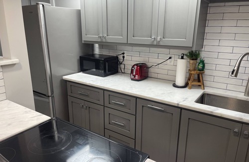 Dalton Apartment | Modern, no street noise, central location!