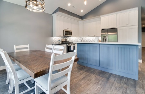 Mountain Home Cabin | Modern Norfork River Cabin Rental w/Shared Dock!