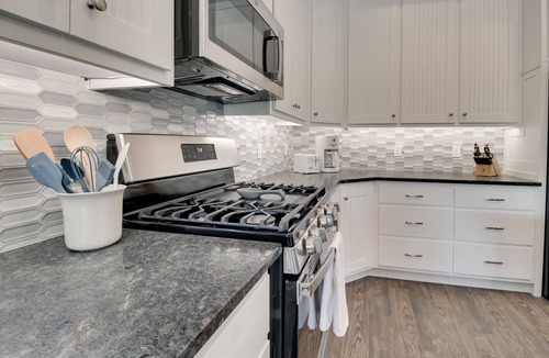 Mountain Home Cabin | Modern Norfork River Cabin Rental w/Shared Dock!