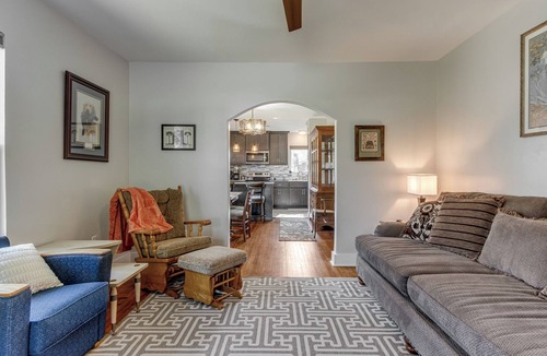 Norman House | Modern Norman Bungalow 5 Min to OU Sleeps 6
