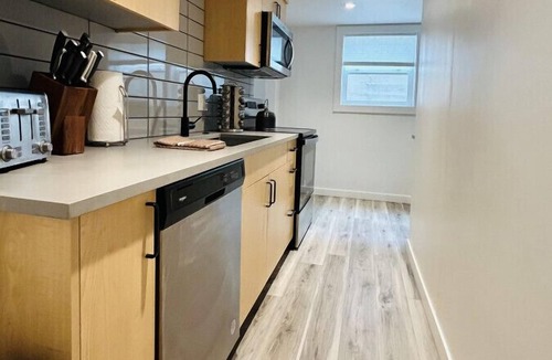 North End House | Modern North End Bungalow Downstairs w/Parking!