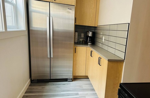 North End House | Modern North End Bungalow Downstairs w/Parking!