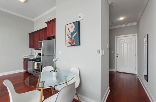Olde Kensington Apartment | Modern Northern Liberties Studio - Rooftop Pool, Gym & Concierge