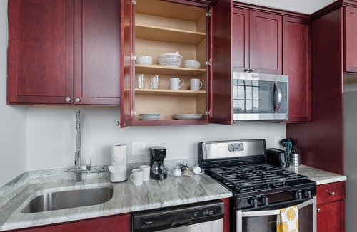 Olde Kensington Apartment | Modern Northern Liberties Studio - Rooftop Pool, Gym & Concierge