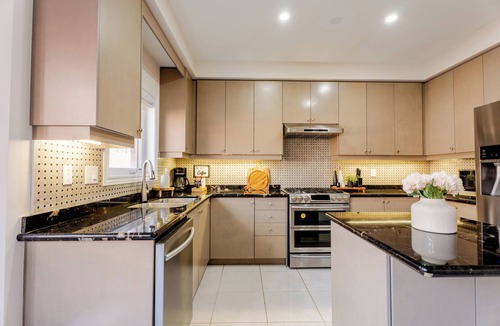 Oakville House | Modern Oakville Home | 2 King, 2 Queen + Gazebo