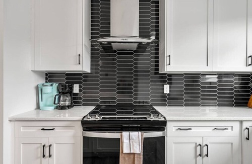 Southeast Calgary Apartment | Modern Oasis | Dogs Ok | Spacious | Close to Seton