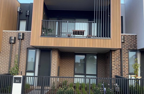 Melbourne House | Modern oasis home