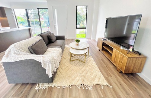 Austral House | Modern Oasis Residence｜Austral 3 Br Home