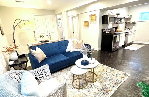 Mount Rainier Bed & Breakfast | Modern Oasis-steps from DC w/free private parking