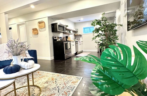 Mount Rainier Bed & Breakfast | Modern Oasis-steps from DC w/free private parking