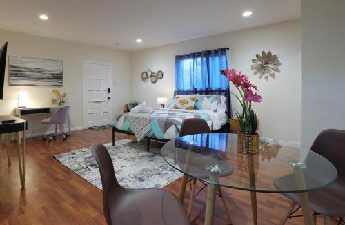 Park Mesa Heights Apartment | Modern Oasis Studio - near LAX, SoFi, USC, DTLA