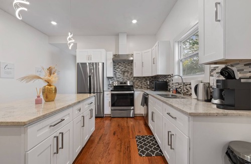 Atlanta House | Modern Oasis with Chic Interiors