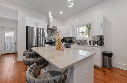 Atlanta House | Modern Oasis with Chic Interiors