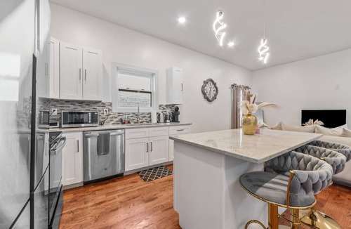 Atlanta House | Modern Oasis with Chic Interiors