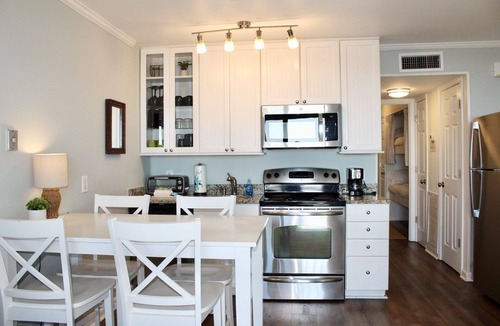 Isle of Palms Condo | Modern Ocean Front Condo! Community Pool & Pier!