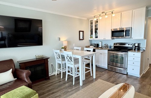 Isle of Palms Condo | Modern Ocean Front Condo! Community Pool & Pier!