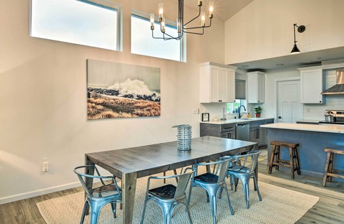 Ocean Shores House | Modern Ocean Shores Getaway with Dock!