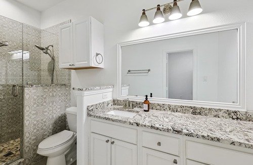 Waxahachie House | Modern Olympus View Oasis 5BR+ pool+ Yard+ Bbq