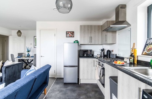 George Green Apartment | Modern One Bed Apt Near Heathrow