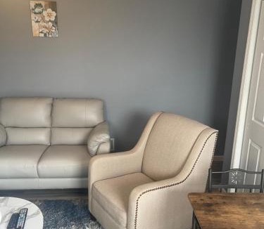 Prince's Bay Apartment | Modern one bedroom apartment