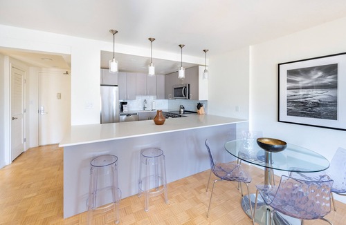 Prudential - St. Botolph Apartment | Modern one-bedroom apartment in central Back Bay,