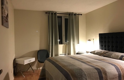 Hull Condo | Modern one bedroom condo sleep 4!