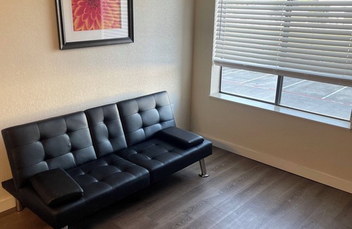 Barker Apartment | Modern One-Bedroom in Houston Texas