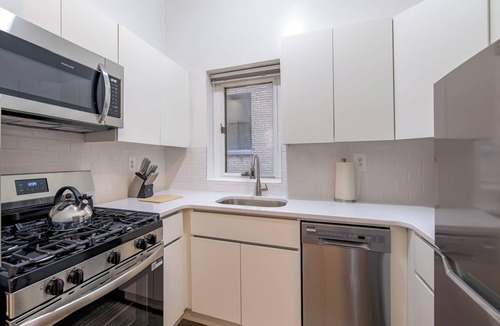 Upper West Side Apartment | Modern One Bedroom Near Central Park