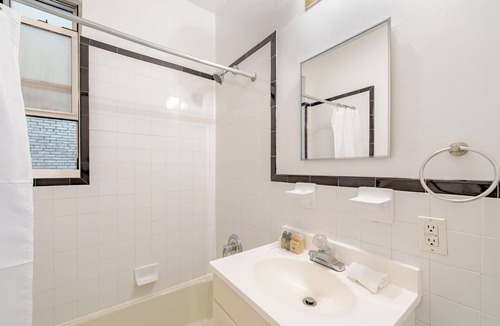 Upper West Side Apartment | Modern One Bedroom Near Central Park